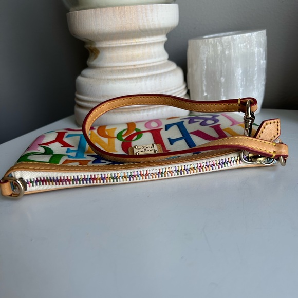 Dooney & Bourke Retro Grafica wristlet